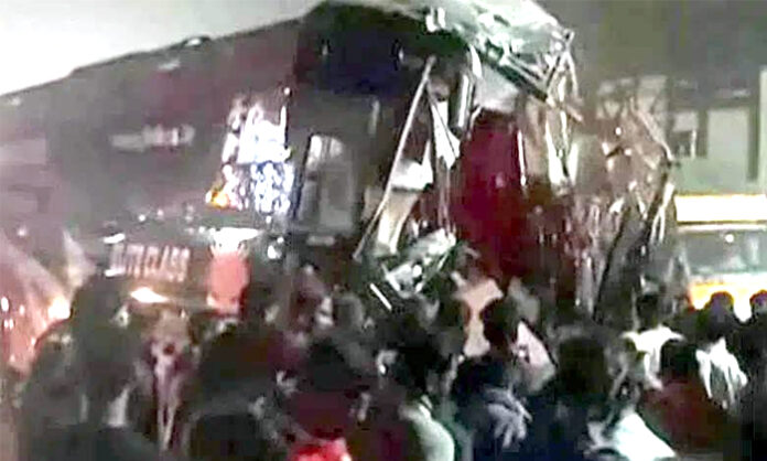 midnight road accident at jadcherla