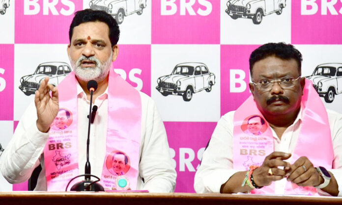 Dasoju and vakulabharanam fire on cm revanth reddy