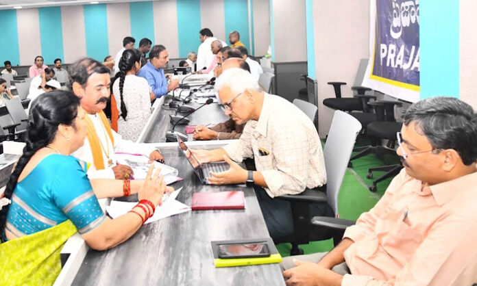 219 applications for prajavani in collectorate