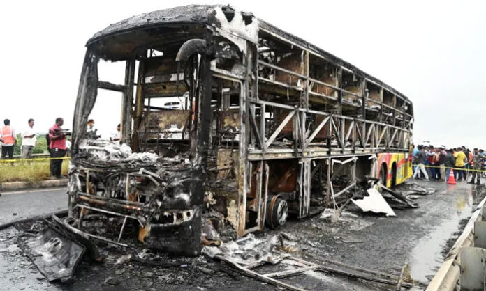 Kurnool-Kaveri-Travels-Bus-Accident-fire Kurnool Kaveri Travels Bus Accident fire