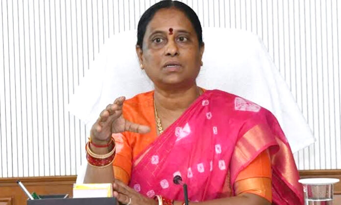 Security removed at Minister Konda Surekha's residence Security removed at Minister Konda Surekha's residence