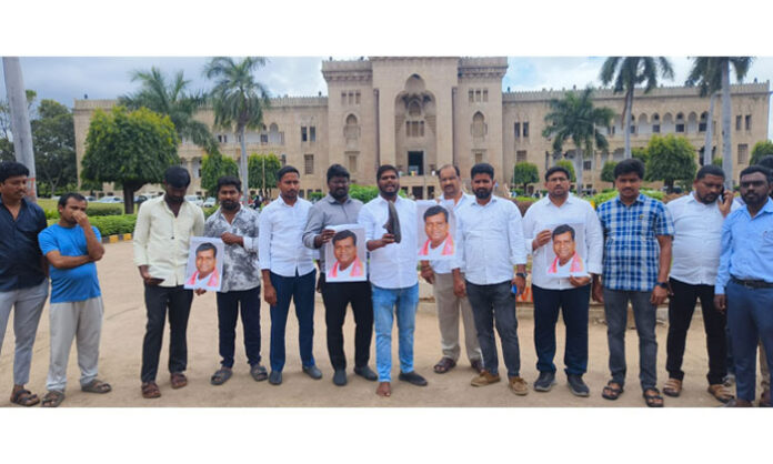 besiege Gadari Kishore house