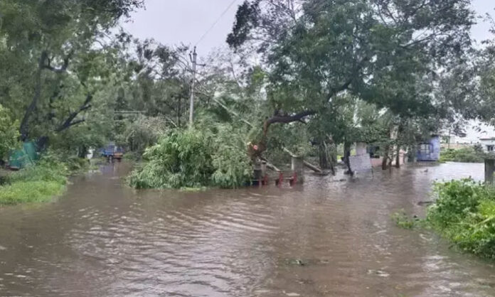 cyclone-telangana-heavy-rains-red-alert-all-districts