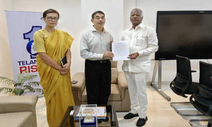 Meeting with senior officials on development works Meeting with senior officials on development works