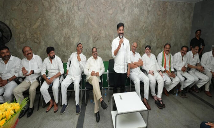 Kamma leaders meet CM Revanth Kamma leaders meet CM Revanth