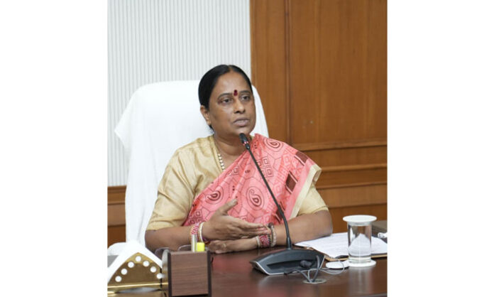 konda-sureka-telling-to-endowment-officails-to-do-karthika-deeposthavam Minister Konda Surekha's order endowment officials Karthika Deepotsavam