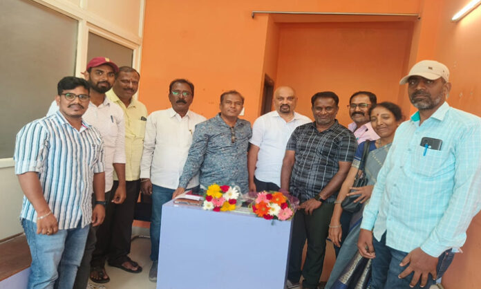 unqualified persons Selling medicines