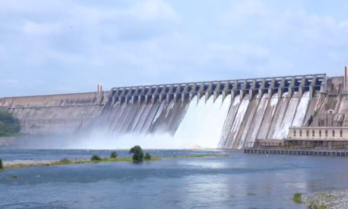 Flood tide hits Nagarjunasagar