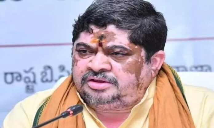 ponnam prabhakar warning to private travellers ponnam prabhakar warning to private travellers