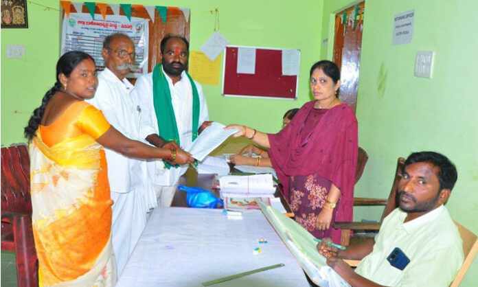 BC Political JAC Chairman Dr. Rachala Yugandhar Goud urging voters to support BC candidates during the Edu Sarpanch nomination rally.