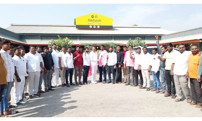 Moddu Mahender joining the BRS Party in the presence of Vanteru Pratap Reddy along with Kucharam village youth and leaders