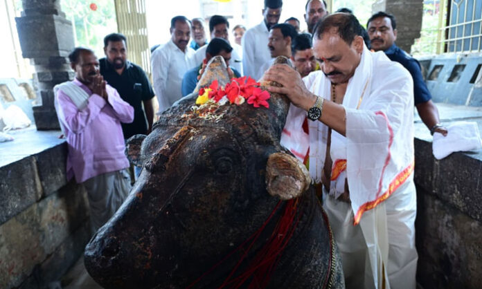 Mahesh Kumar Goud Special Puja at Neelakanteshwar Temple