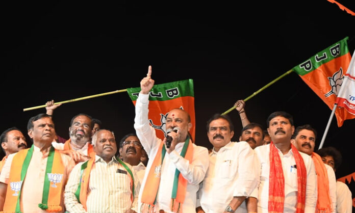 Fight between Hindus and Muslims