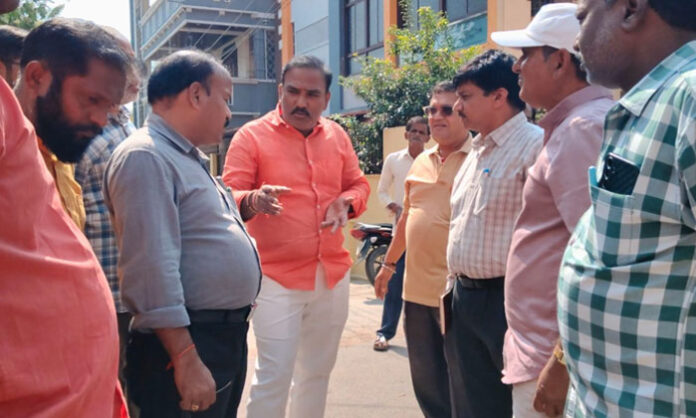 corporator-shravan-inspection-krupa-complex-old-neredmet-hyderabad