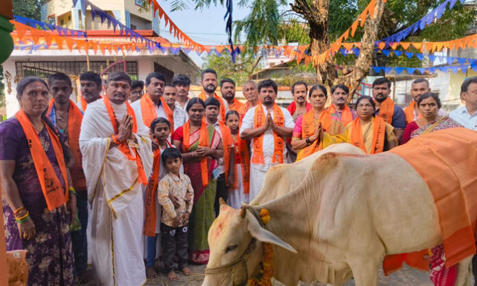 gau-puja-vishwa-hindu-parishad-bajrang-dal-narsampet