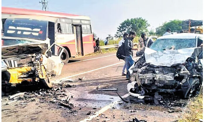 hallikhed-karnataka-road-accident-telangana-residents-jagannathur-village