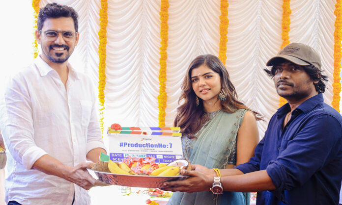 Kalyani Priyadarshan to be launched as heroine in grand manner