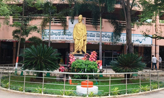 municipal-employees-absent-field-duty-neglect-telangana