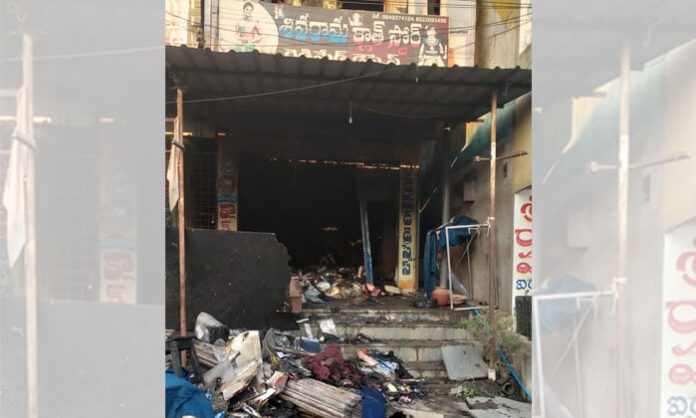 narsampet-cloth-shop-fire-accident