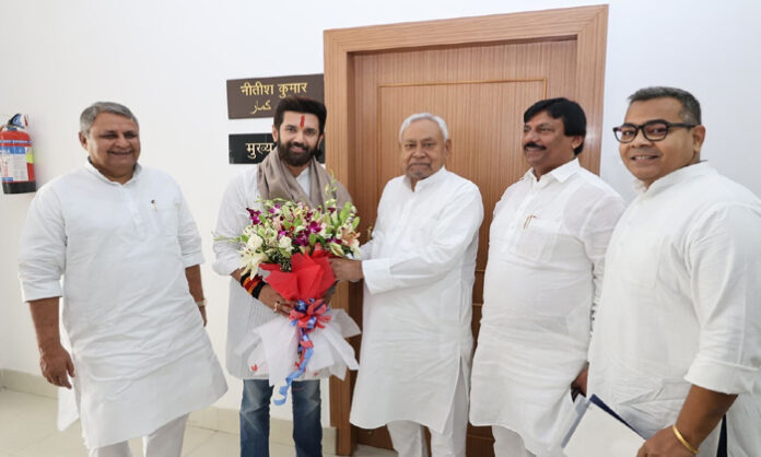 Paswan congratulates Nitish
