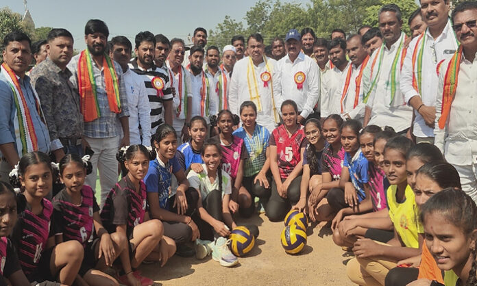 Volleyball tournament begins