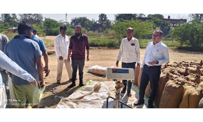 rdo-mahipal-reddy-inspection-chilipiched-grain-procurement