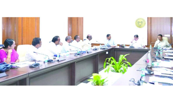 rtc-revenue-guidelines-ponnam-orders-bus-facilities-new-colonies