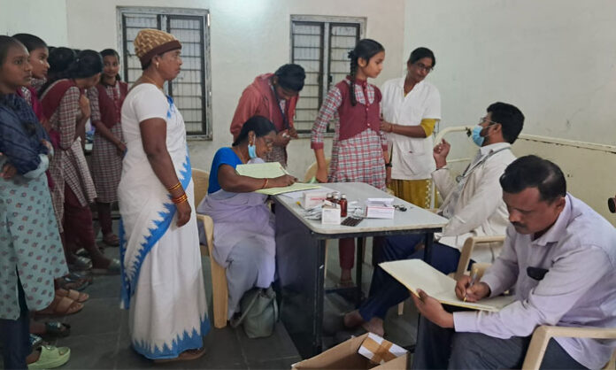 seasonal-diseases-awareness-boinpalle-school-health-camp