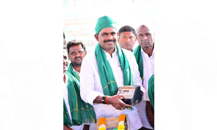 tatiparthi-paddy-purchase-center-mla-megha-reddy