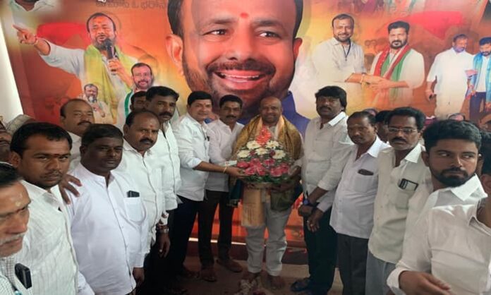 vajresh yadav with nagaram congress leaders