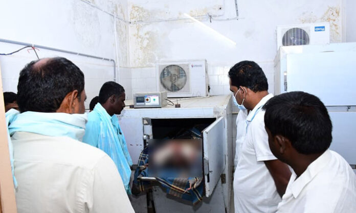 wanaparthy-farmer-paddy-harvester-accident