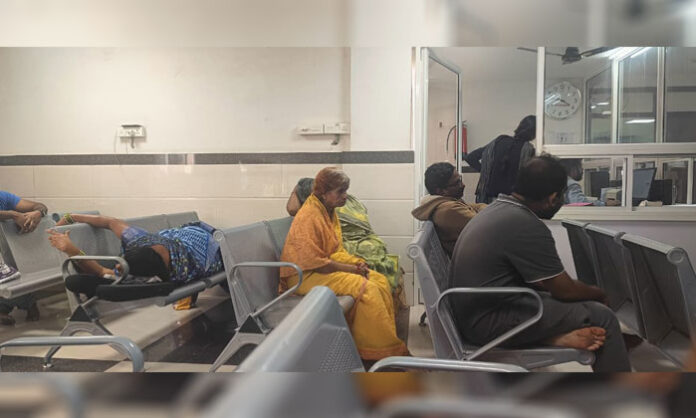 Aarogyasri patients waiting at NIMS hospital Punjagutta due to server malfunction and staff negligence