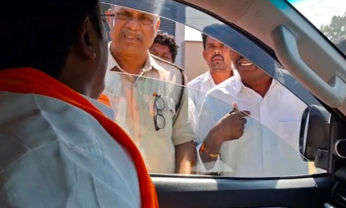 Tension during G Chennaram Deputy Sarpanch election with BJP and Congress rivalry