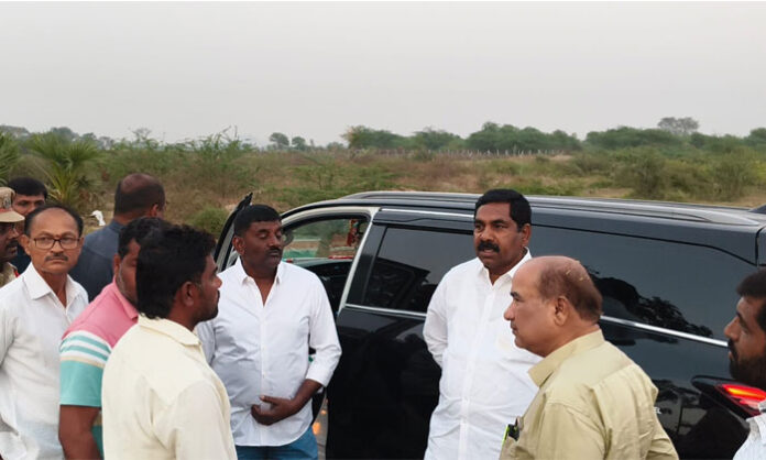 MLA K R Nagaraju inspects SRSP canal encroachment at Kalleda village in Warangal district