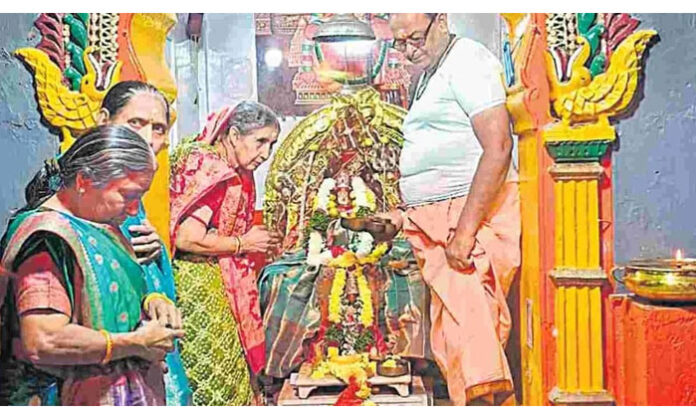Prime Minister Narendra Modi’s wife Jashodaben visiting temples in Hyderabad Old City