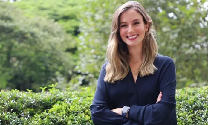 29 years Brazilian, Luana Lopes Lara