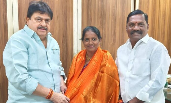 bjp telangana president with village sarpanch