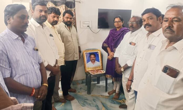 Kadiyam Kavya tribute to Illandula Vijay father