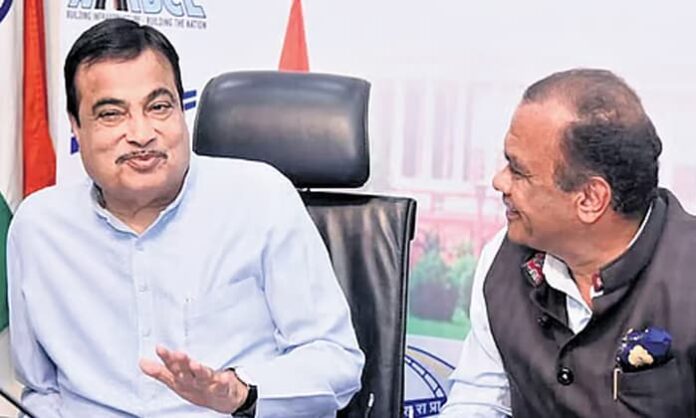 nitin gadkari, komatireddy venkat reddy