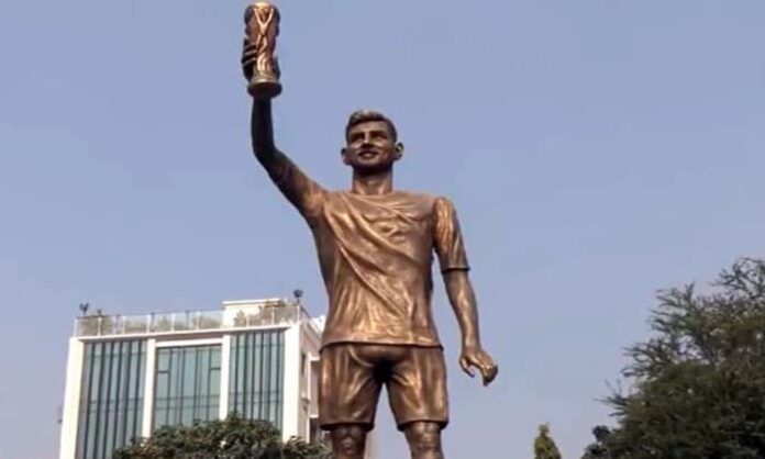 argentia football player lionel messi statue