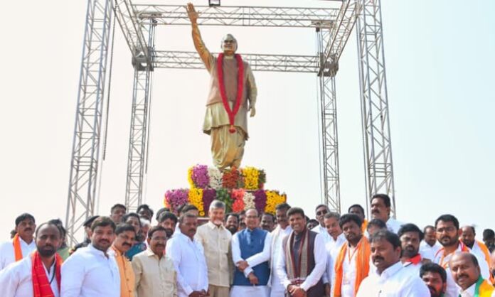 CM Chandrababu, Union Minister Shivraj Singh Chouhan unveiled vajpayee statue