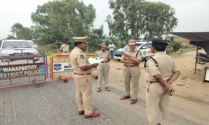 wanaparthy Sp Sunitha Reddy at checkpost