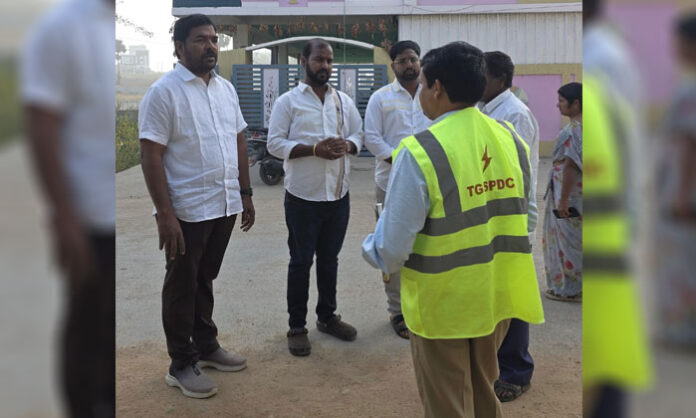 Abdullahpurmet village Sarpanch Mandugula Vijaya Srisailam Goud along with ward members inspecting electricity poles and coordinating with AE Narender Naik in Rangareddy district.