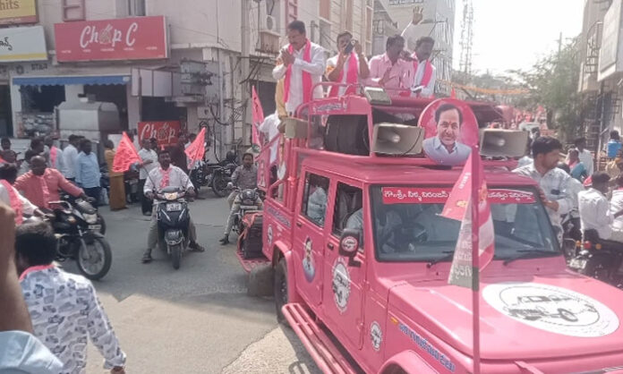 BRS leaders and cadres participating in a massive bike rally led by Niranjan Reddy ahead of municipal elections
