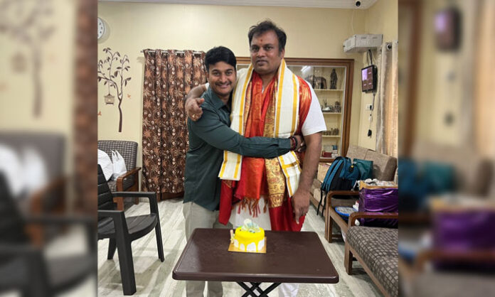 TV serial actor Maduri Rakesh Gupta extending birthday greetings to Congress youth leader Boggarapu Varun.