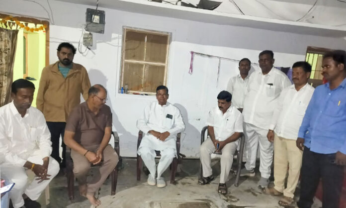 Dr Jillela Chinnareddy offering condolences to the family of Bollemani Naganna in Wanaparthy district.