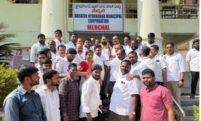 Congress leaders submitting memorandum to Medchal Circle Deputy Commissioner over Suthariguda lake pollution by CMR College.