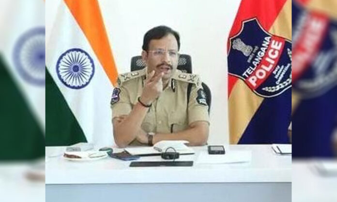 Hyderabad Police warns citizens against using or selling Chinese manja, highlighting the risks to pedestrians, vehicles, and birds.