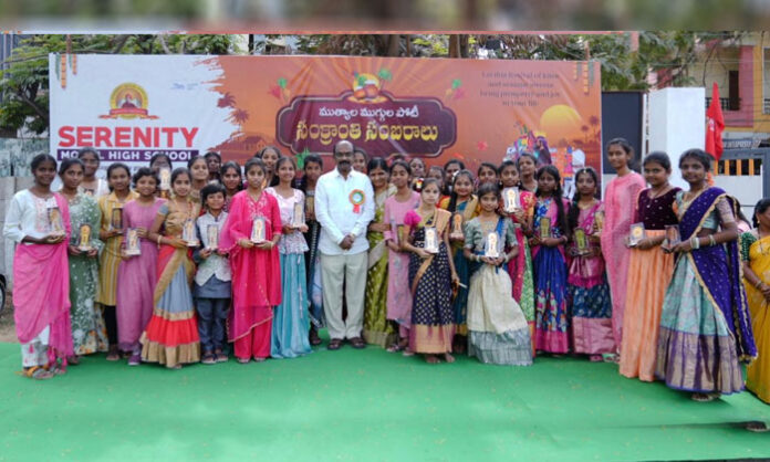 Nomula Vasantha speaking during Swami Vivekananda Jayanti celebrations at Serenity Schools in Nagaram.