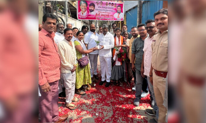 Secunderabad MLA Padmarao Goud inaugurating CC road development works in Seethaphalmandi worth Rs 97 lakhs